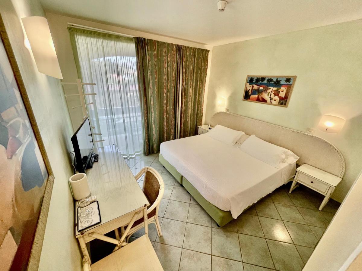 Hotel Meridiana Marina di Campo Zimmer foto
